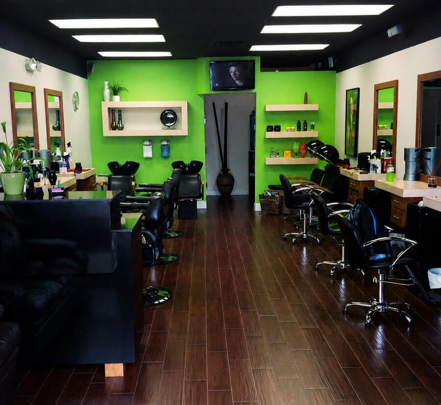 Classic Cuts barber at work cc-hero
